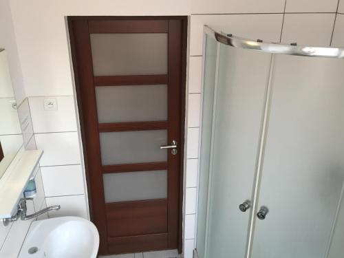 Double Room with Shared Bathroom image 2