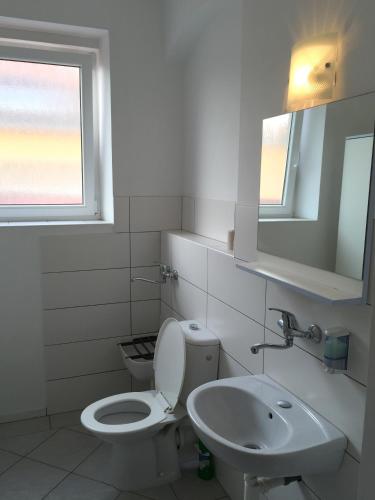 Double Room with Shared Bathroom image 3