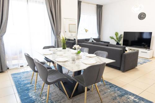 SHAMS 2 bedrooms apartment on JBR by HAPPY SEASON - image 2