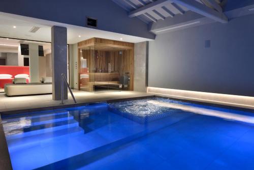 Suite with Private SPA