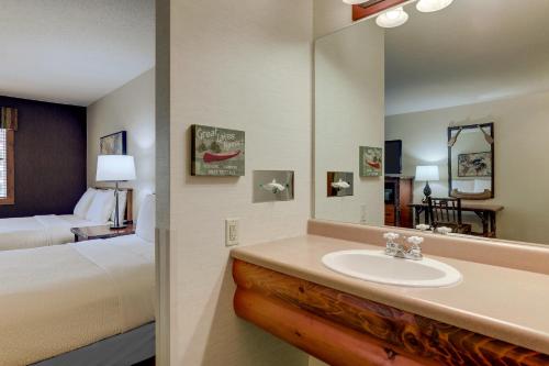 2 double beds