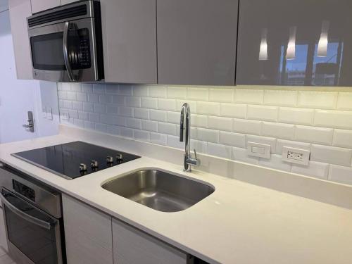 Miami 1B/1B apmt with kitchen in Hallandale Beach, Vereinigte Staaten von Amerika