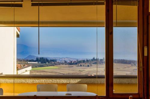 HOST4U - LISA&MAGGIE Pool Apartments with Beautiful View on Lake of Garda in Muscoline