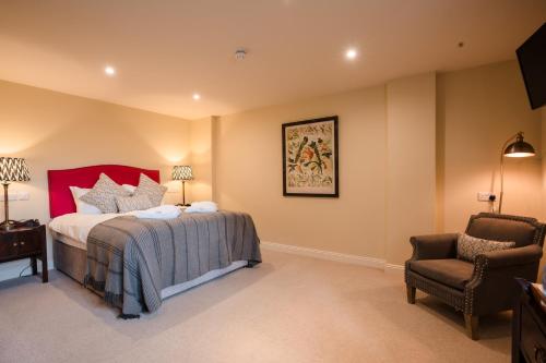 The Loddon Swan - image 9