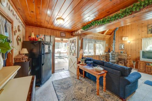 Mountain Tops Ponderosa Getaway Near Dome Rock! in เซคอยยา เนชั่นแนล พาร์ค (CA)