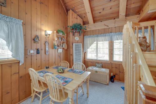 Mountain Tops Ponderosa Getaway Near Dome Rock! in เซคอยยา เนชั่นแนล พาร์ค (CA)