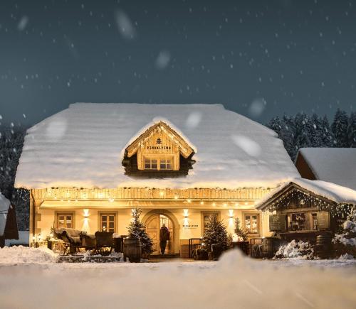 Pino Alpino // Hotel & Restaurant & Wine Bar