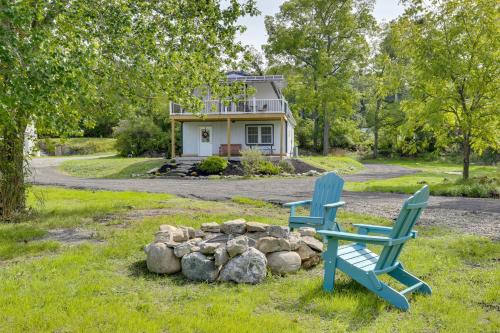 Dog-Friendly Wappingers Falls Cabin with Fire Pit!