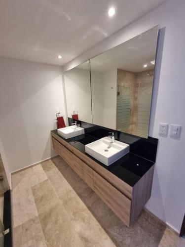 Hermoso apartamento por Andares con A/C