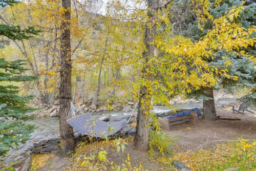 Creekside Cabin Easy Access to i-70 and Slopes!