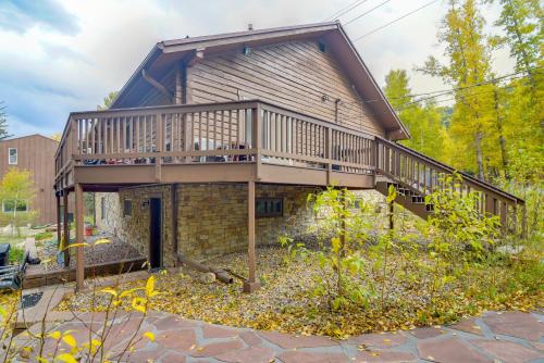 Creekside Cabin Easy Access to i-70 and Slopes!