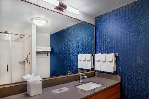 Fairfield Inn & Suites by Marriott Brunswick Freeport - image 10