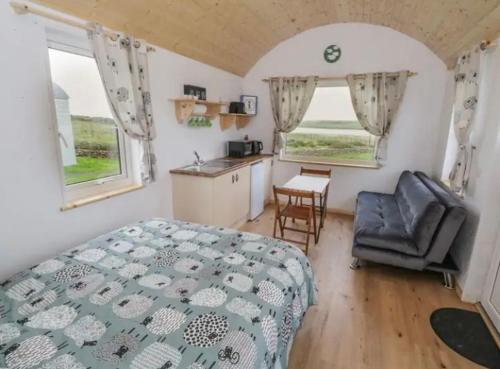 The Snuggly Sheep Farm Stay Shepherd Hut