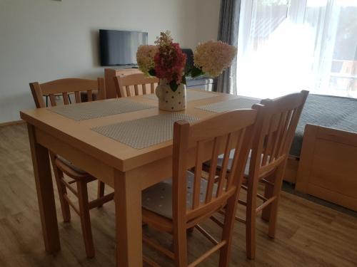 บริการและสิ่งอำนวยความสะดวก, Barbora in คาสเปอส์เก โฮรี