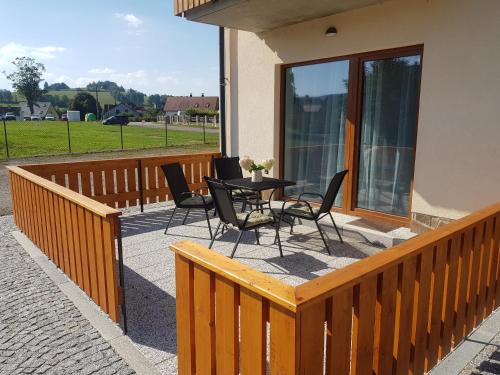 ระเบียง/ชานเรือน, Barbora in คาสเปอส์เก โฮรี