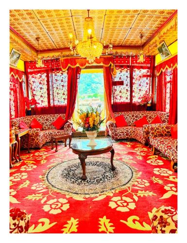 Mossess group of houseboats photo 5