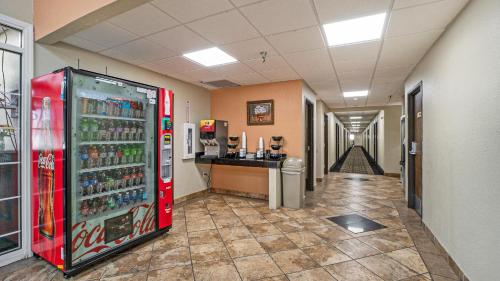 Days Inn & Suites by Wyndham Mt Pleasant