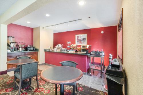Super 8 by Wyndham Mt. Pleasant in Mount Pleasant, USA