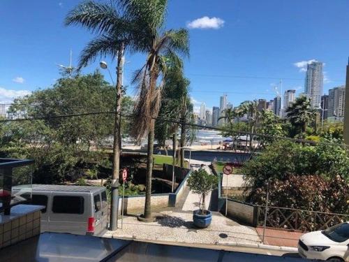 Loft prédio frente mar RodaGigante BrisaMarBC1