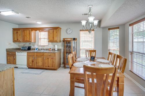 Hot Springs Getaway with Deck, 8 Mi to Downtown! in Hot Springs, USA