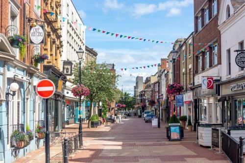 สภาพแวดล้อมโดยรอบ, Boutique Apartment - City Centre - Free Parking, Fast Wifi and Smart TV by Yoko Property in โอเวอร์สเลด