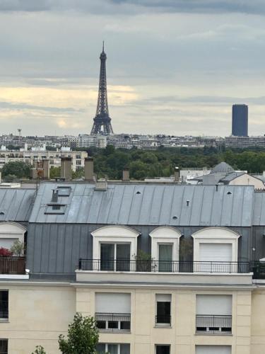 Studio vue tour Eiffel 10' Paris