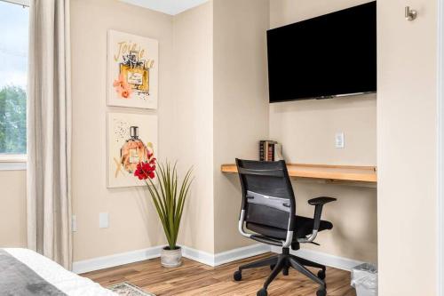 Spacious 1BR Upper Flat in the Heart of Roseville detail