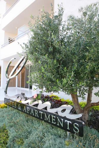 Corina Suites & Apartments - image 10