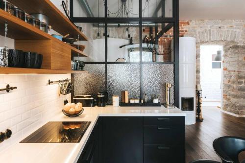 Serene Design Apartment in Kitsekula