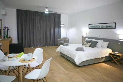 Corina Suites & Apartments - image 2