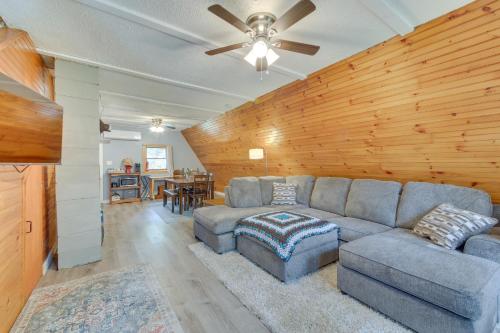 Pet-Friendly Belfast Retreat - 2 Mi to Downtown!