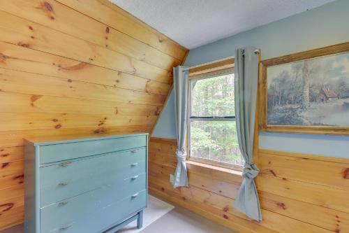 Pet-Friendly Belfast Retreat - 2 Mi to Downtown!