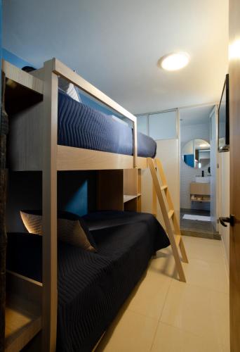 1 bunk bed