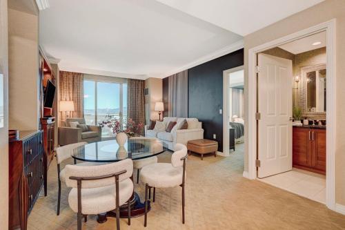 MGM Signature PREMIUM 1 BD/2BTH SUITE *City View, Las Vegas (photo 6)