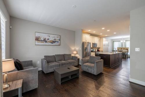 Modern LUX 4 BR Garage Parking in Washington, USA
