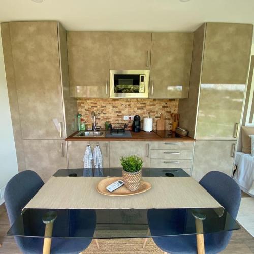 Kitchen, Refugio do Lago in Frossos