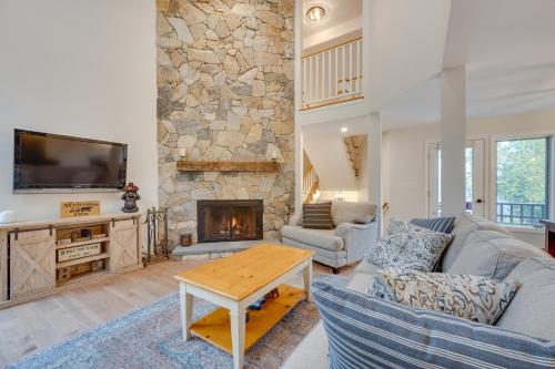 Ski-in Condo with Hot Tub on Burke Mtn Slopes! - image 4