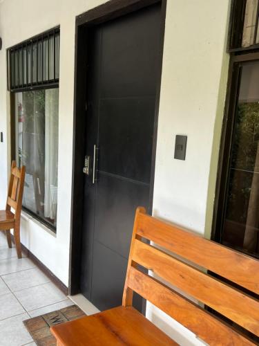 Pintu masuk, Don Jarvey I Bed & Breakfast in Monteverde