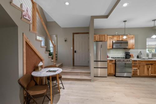 Modern Home &Cozy thumb 4