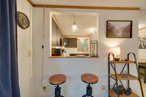 Hermantown Home with Decks, Grill and Hot Tub! in Hermantown, USA