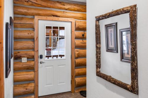 Kings Cabin in West Yellowstone, USA