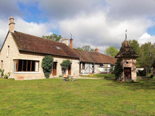 Maison de Charme en Sologne avec Étang Privé, Grand Parc et Cheminée - FR-1-586-37 gîte à louer Les Clergeries