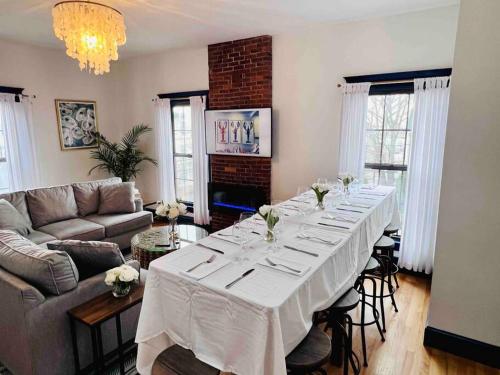 Host your group - West End Sea Captain Home detail