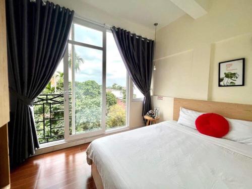 Standard Double Room image 2