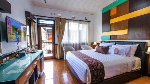Rollaas Hotel and Resort in Lawang