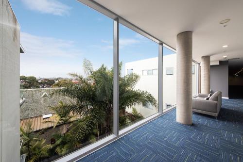 Ocean Blue Views in Central Dromana