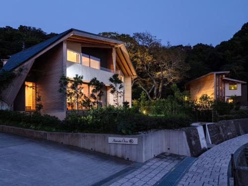 Hamabe Oura - Main