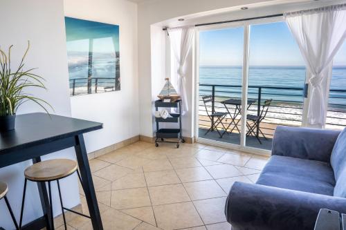 Beachfront, sun, sand & fun - Cozy 1 Bdr Apt