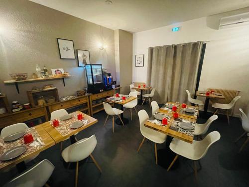 餐饮, 小屋酒店 (Hotel De La Loge) in 佩皮尼昂