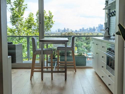Spectacular Sunset Hideaway BestView St Kilda boutique self-contained luxury apartment - Melbourne